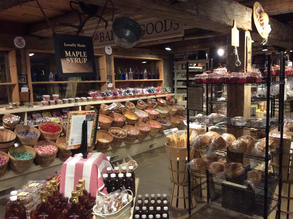 Countryside Inn 내파니 외부 사진