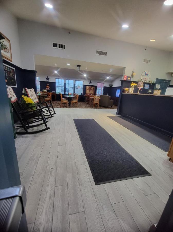 Countryside Inn 내파니 외부 사진