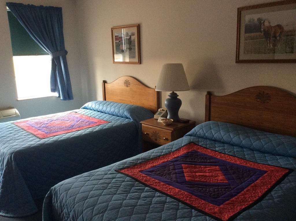 Countryside Inn 내파니 객실 사진