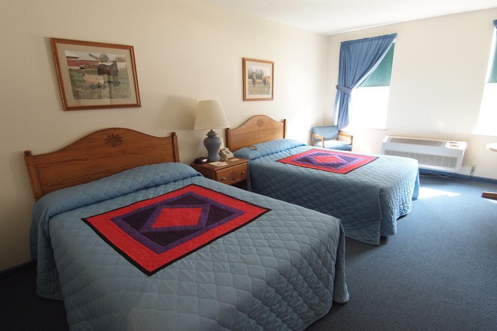 Countryside Inn 내파니 객실 사진