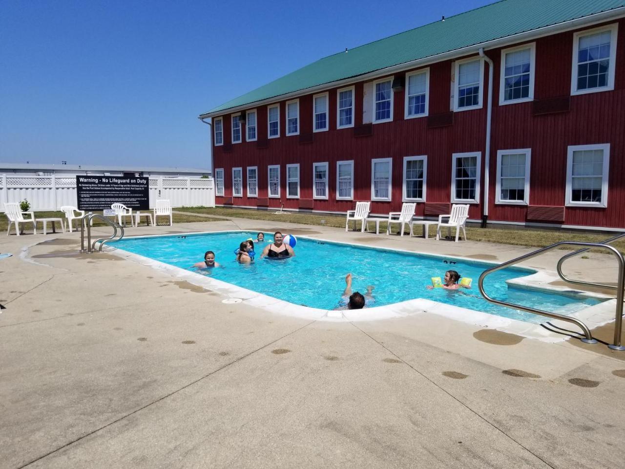 Countryside Inn 내파니 외부 사진