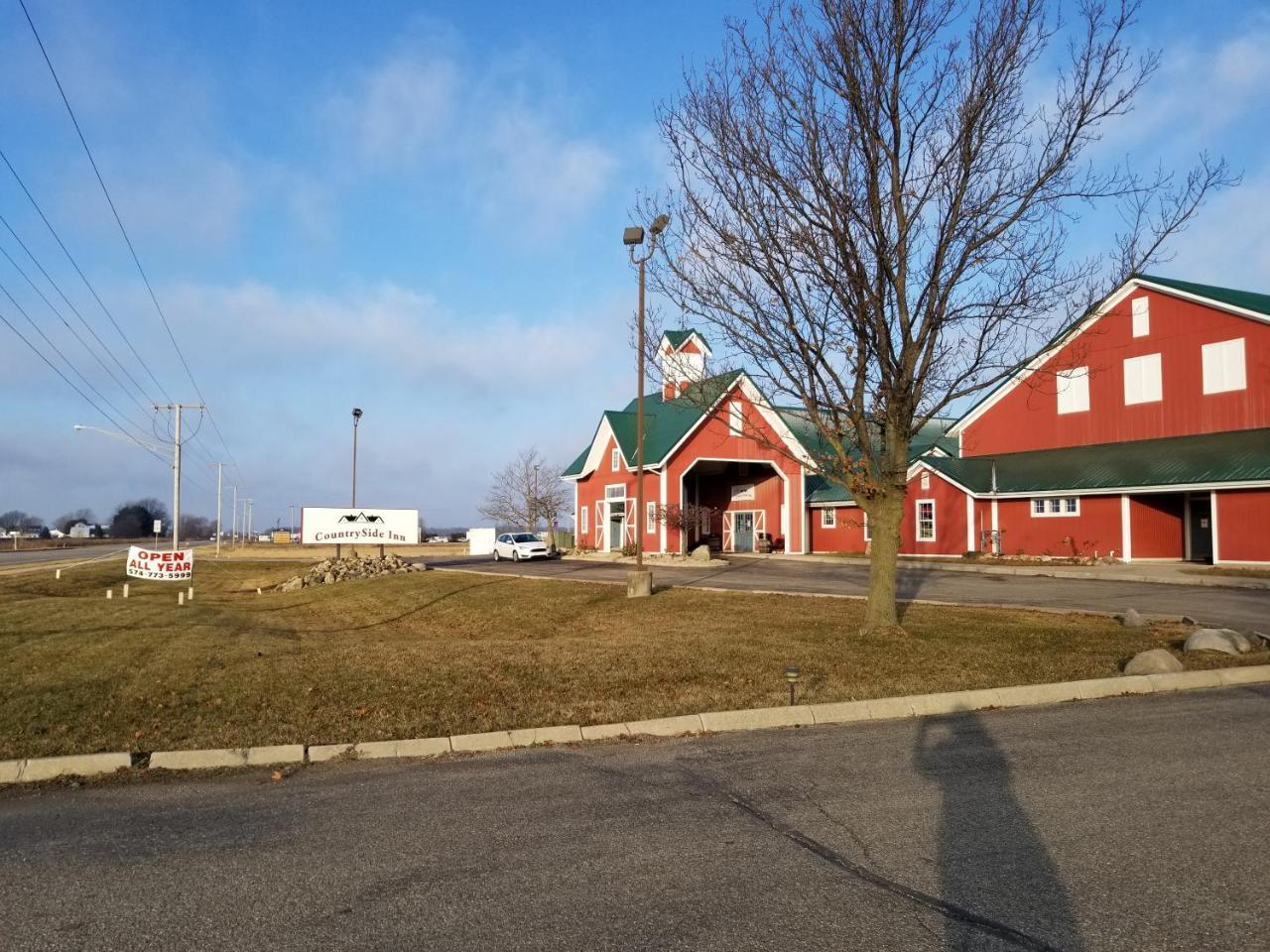 Countryside Inn 내파니 외부 사진